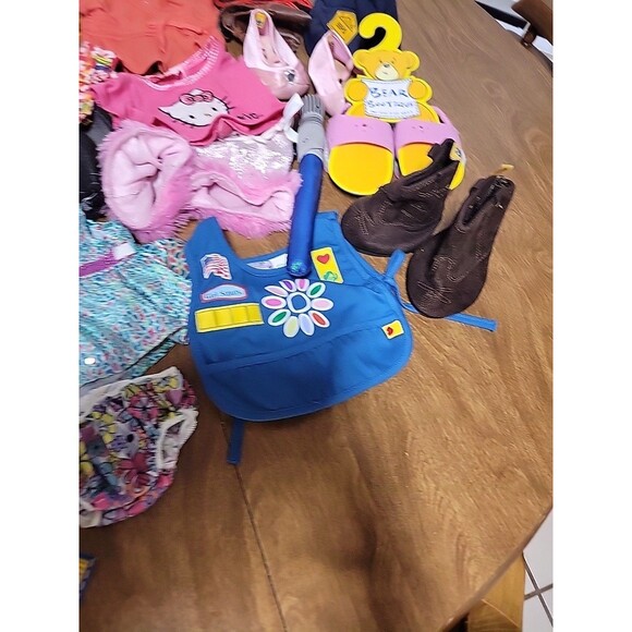 Build-A-Bear BAB Large Lot of Misc Clothes & Accessories Hello Kitty Army - Picture 6 of 11